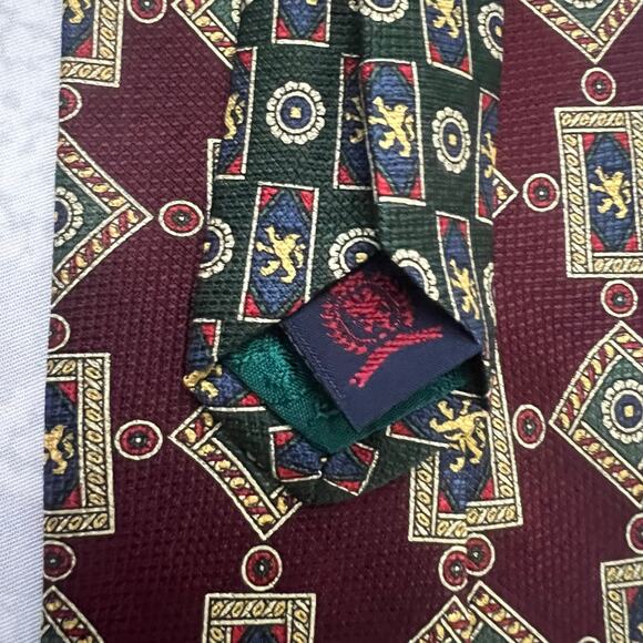 Tommy Hilfiger Vintage Lion Crest Geometric Print Silk Tie - Picture 11 of 13